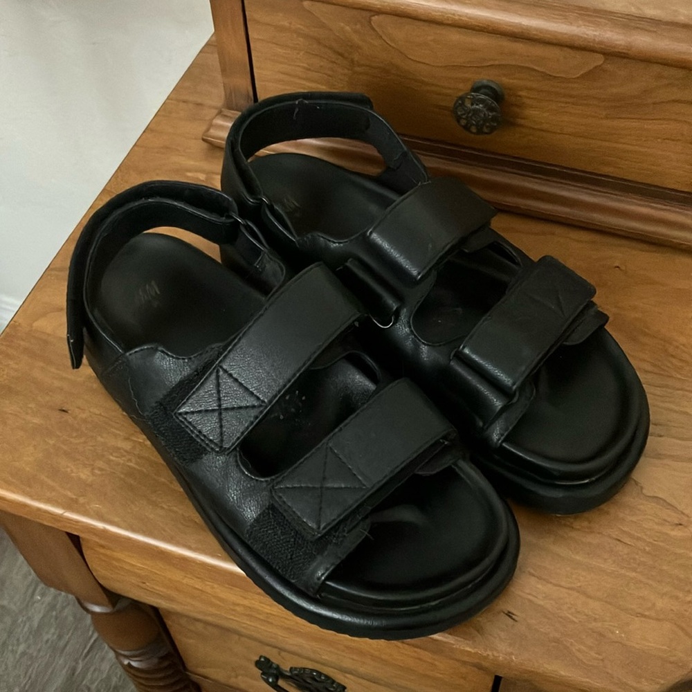 H&M black women’s platform sandals Size 7